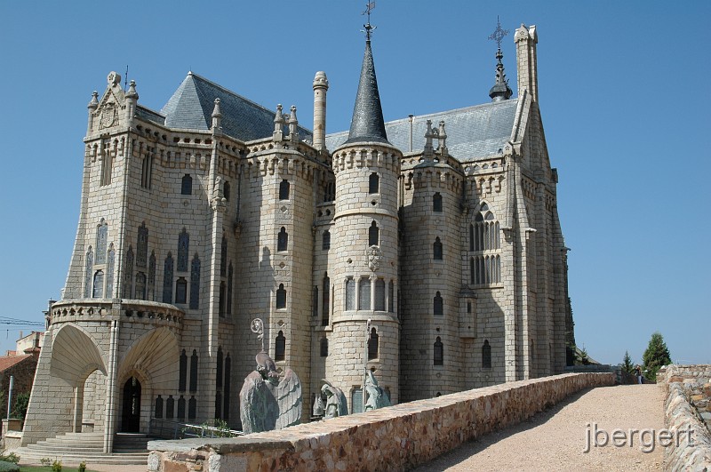 DSC_4253.JPG - Gaudipalast in Astorga