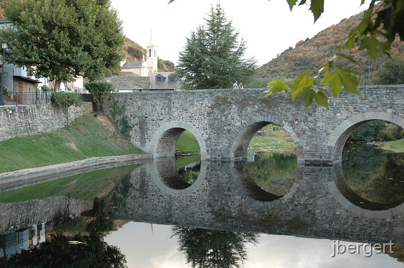 DSC_4379.JPG - Brücke in Molinaseca